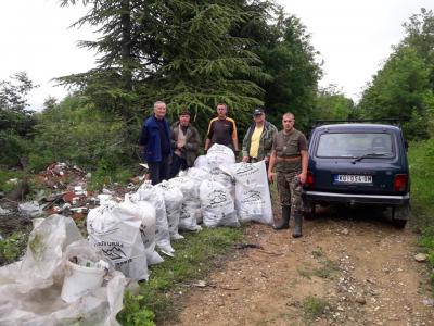 Са ловцима до чисте Србије
